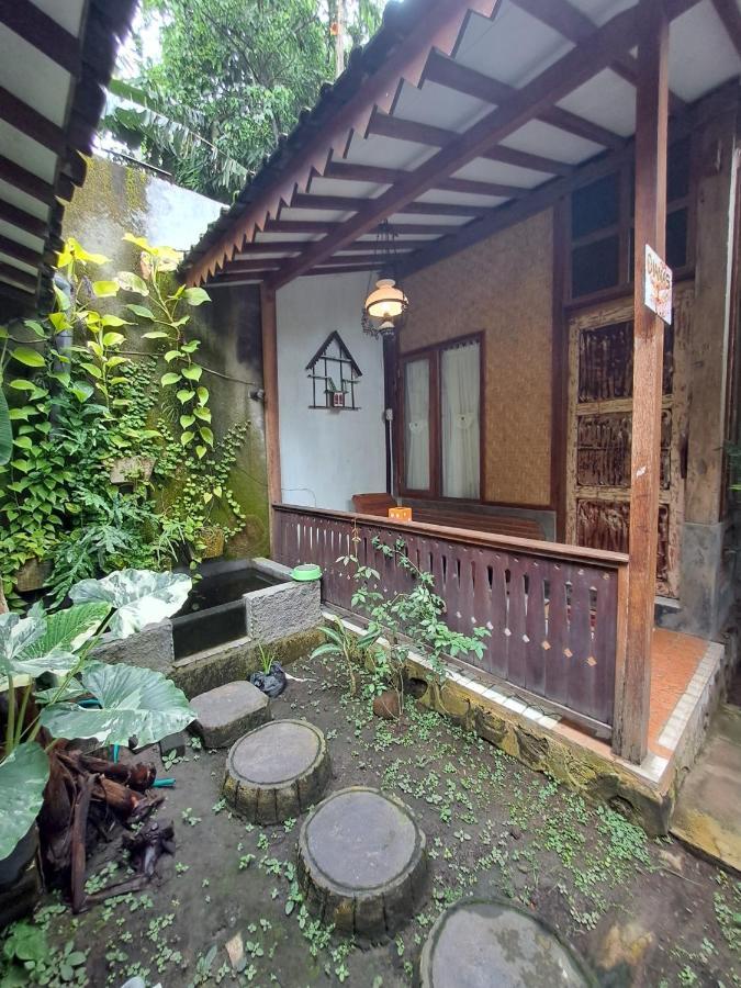 Diana'S Homestay Banyuwangi  Exterior foto